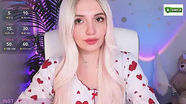 cute cake online show from 12/15/25, 08:09