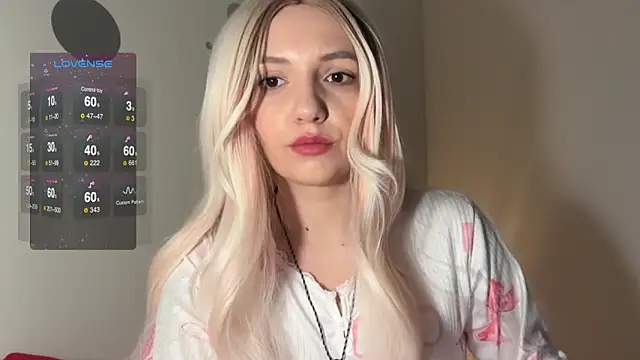 Snapshot of cute_cake chatting on 01/07/26, 07:24 cute cake online show from 01/07/26, 07:24