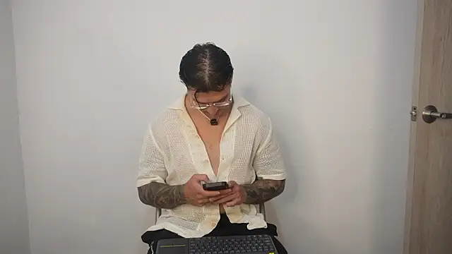 Dominick walker online show from 03/21/26, 04:22