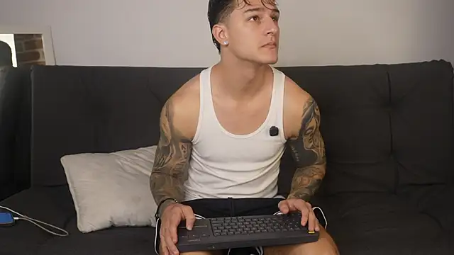 Dominick walker online show from 12/20/25, 05:05