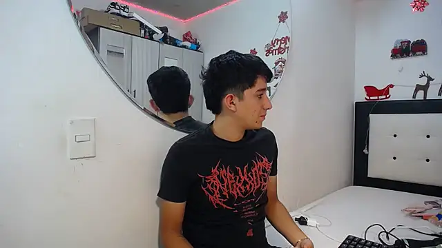 Snapshot of Dravith_Valery chatting on 12/16/25, 04:28 Dravith Valery online show from 12/16/25, 04:28