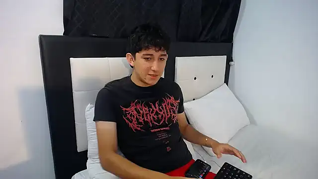 Snapshot of Dravith_Valery chatting on 02/14/26, 04:56 Dravith Valery online show from 02/14/26, 04:56