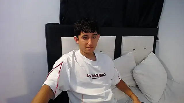 Snapshot of Dravith_Valery chatting on 02/16/26, 04:00 Dravith Valery online show from 02/16/26, 04:00