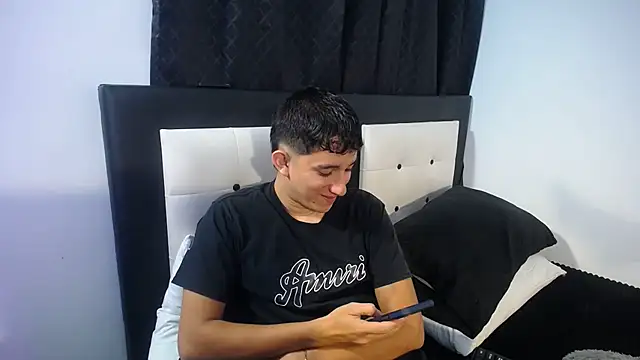 Snapshot of Dravith_Valery chatting on 02/19/26, 05:37 Dravith Valery online show from 02/19/26, 05:37