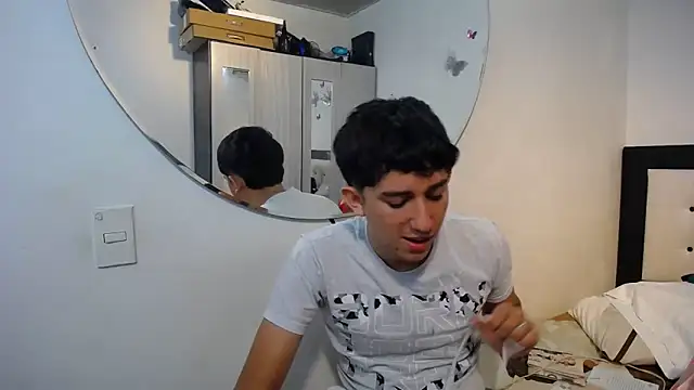 Snapshot of Dravith_Valery chatting on 11/18/25, 03:10 Dravith Valery online show from 11/18/25, 03:10