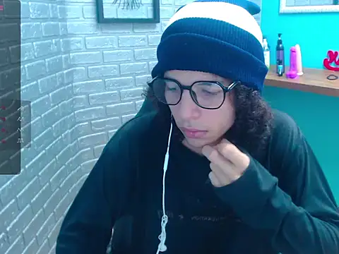 Mike Miiller  online show from 11/06/25, 05:28