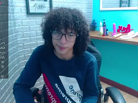 Mike Miiller  online show from 12/17/25, 03:28