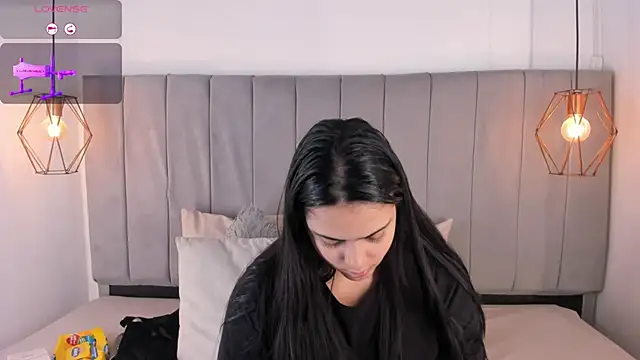 Pamela occoner  online show from 12/15/25, 07:41