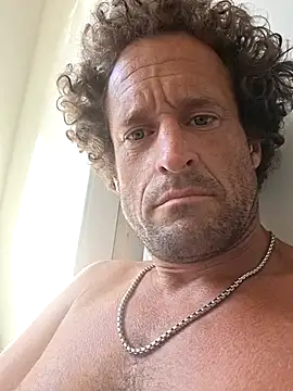 Snapshot of shainnfk chatting on 10/16/25, 09:34 shainnfk online show from 10/16/25, 09:34