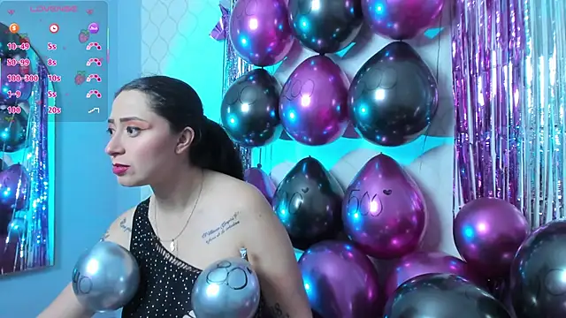 JuliethCruz  online show from 02/14/26, 08:58