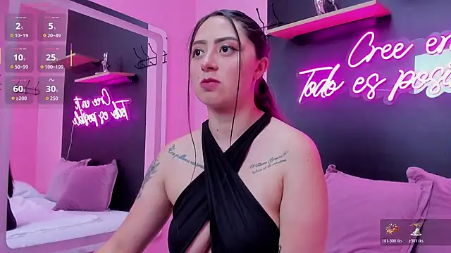 JuliethCruz  online show from 10/24/25, 05:45