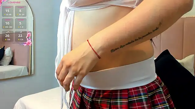 JuliethCruz  online show from 03/21/26, 06:23