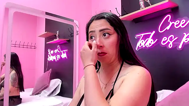 JuliethCruz  online show from 11/30/25, 01:45