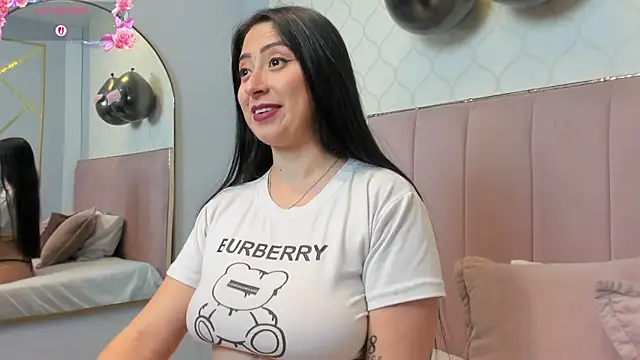 JuliethCruz  online show from 02/22/26, 07:37