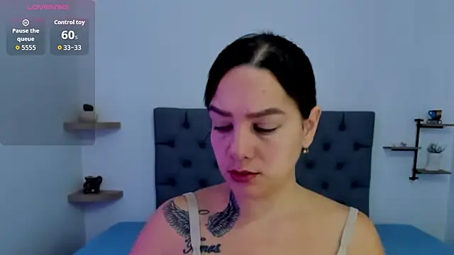 Snapshot of Saraarouusee chatting on 01/19/26, 03:16 Saraarouusee online show from 01/19/26, 03:16