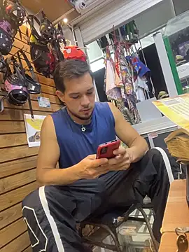 Leonardmoppet online show from 12/20/25, 12:02