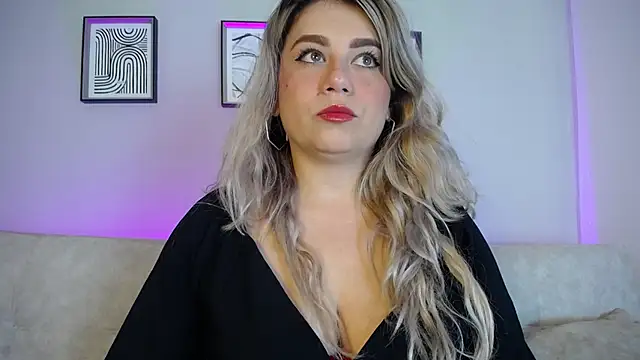 Sweet Bella Valery online show from 11/28/25, 10:21