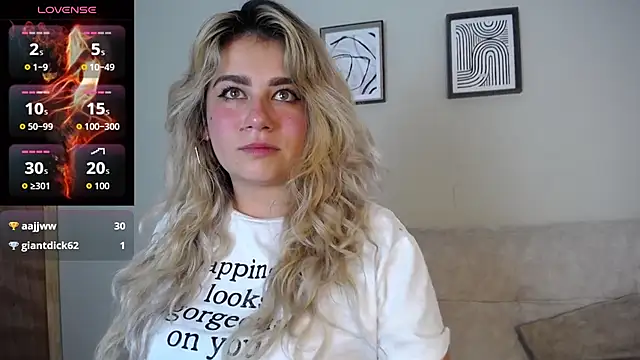 Sweet Bella Valery online show from 10/28/25, 10:41