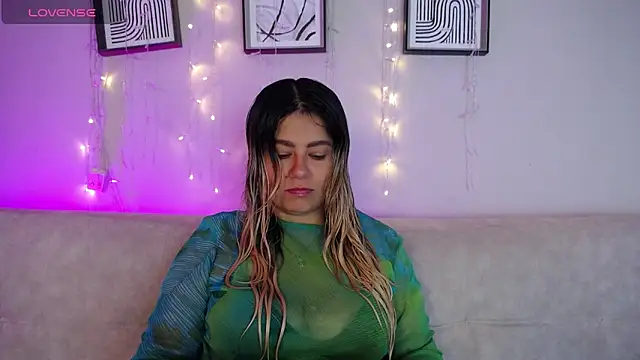 Sweet Bella Valery online show from 04/18/26, 03:14