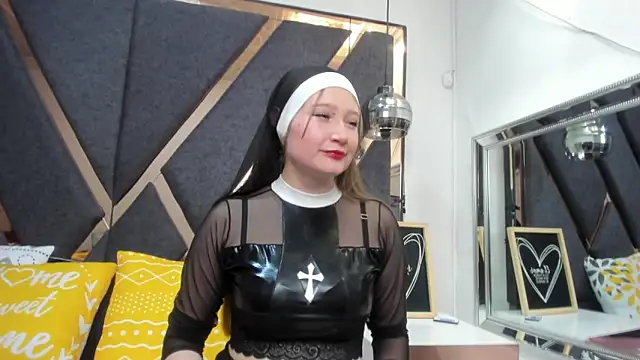 Snapshot of CuteIrina chatting on 10/17/25, 08:21 CuteIrina online show from 10/17/25, 08:21