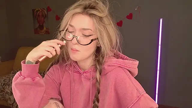 BellaSink online show from 02/15/26, 05:41