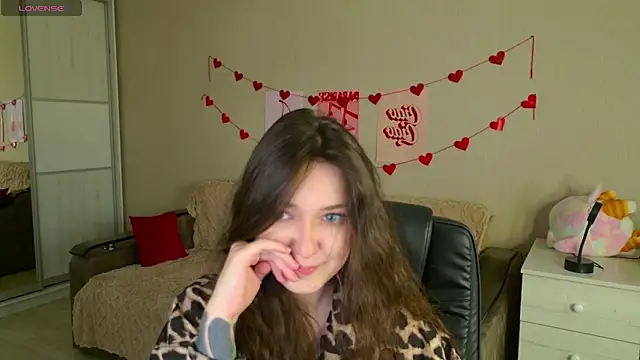 Snapshot of BellaSink chatting on 10/20/25, 05:20 BellaSink online show from 10/20/25, 05:20