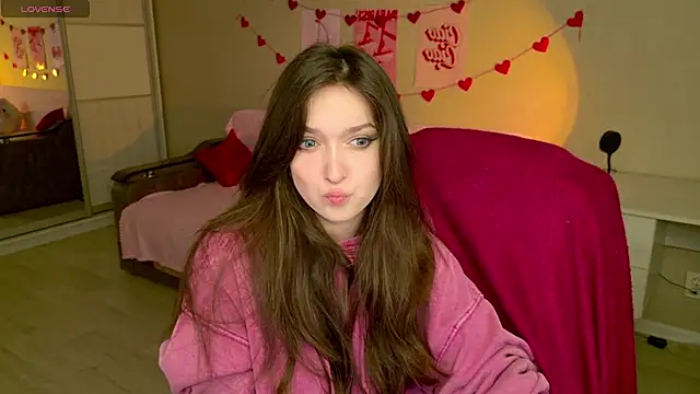 Snapshot of BellaSink chatting on 11/25/25, 05:30 BellaSink online show from 11/25/25, 05:30