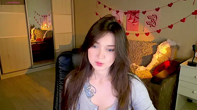 Snapshot of BellaSink chatting on 11/06/25, 05:33 BellaSink online show from 11/06/25, 05:33