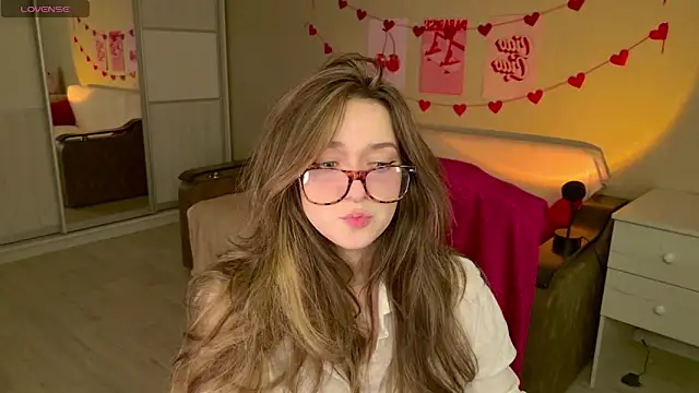 Snapshot of BellaSink chatting on 12/05/25, 05:50 BellaSink online show from 12/05/25, 05:50