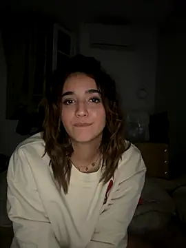 Snapshot of eva_dsstt chatting on 11/18/25, 08:45 eva dsstt online show from 11/18/25, 08:45