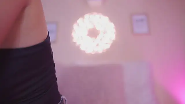 Meggie  online show from 12/03/25, 11:58