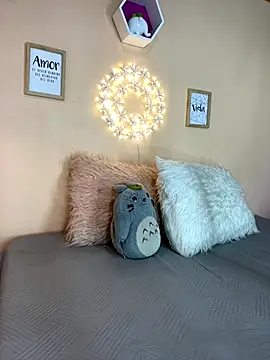 Meggie  online show from 11/05/25, 11:19