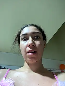 Snapshot of Meggie_ chatting on 10/20/25, 11:05 Meggie online show from 10/20/25, 11:05