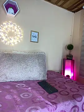 Meggie  online show from 11/14/25, 11:41