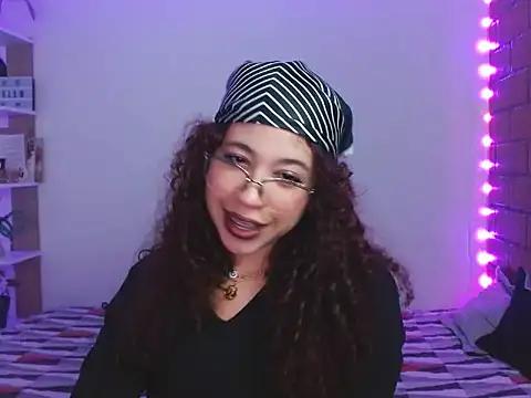 Snapshot of Medussa3033 chatting on 11/23/25, 03:16 Medussa3033 online show from 11/23/25, 03:16