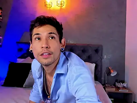 MaxHuston online show from 10/15/25, 05:06