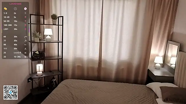 Snapshot of NecoleRemondini chatting on 10/18/25, 04:58 NecoleRemondini online show from 10/18/25, 04:58