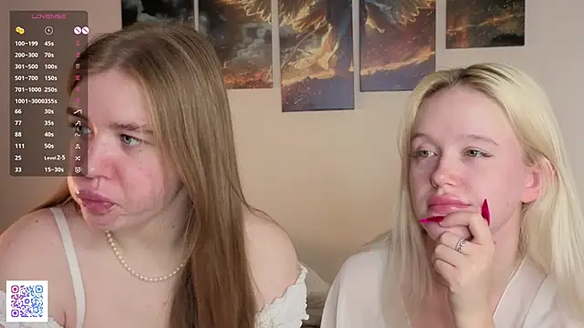 Snapshot of NecoleRemondini chatting on 11/02/25, 04:39 NecoleRemondini online show from 11/02/25, 04:39