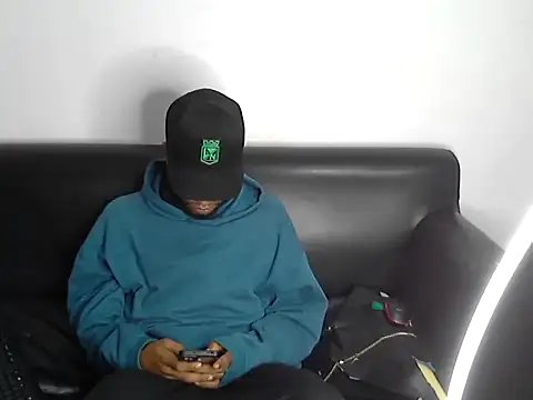 AXionX online show from 12/04/25, 08:57