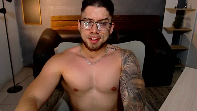 Mike montoya01 online show from 06/26/26, 03:23