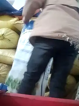 Snapshot of Myzak- chatting on 11/22/25, 11:14 Myzak- online show from 11/22/25, 11:14