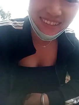 Snapshot of Myzak- chatting on 12/13/25, 11:22 Myzak- online show from 12/13/25, 11:22