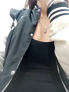 Snapshot of Myzak- chatting on 11/29/25, 10:32 Myzak- online show from 11/29/25, 10:32