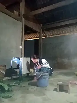 Snapshot of Myzak- chatting on 12/05/25, 12:32 Myzak- online show from 12/05/25, 12:32