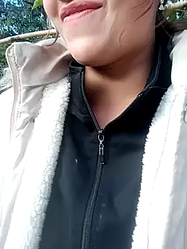 Snapshot of Myzak- chatting on 12/15/25, 08:53 Myzak- online show from 12/15/25, 08:53