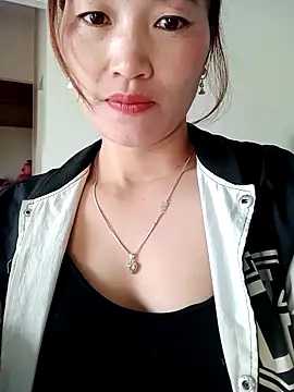 Snapshot of Myzak- chatting on 11/15/25, 12:47 Myzak- online show from 11/15/25, 12:47