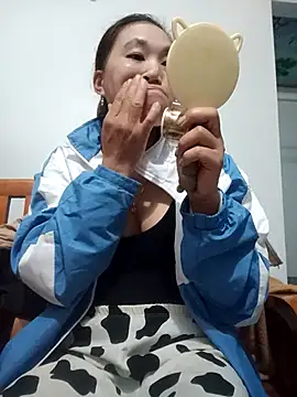 Snapshot of Myzak- chatting on 12/16/25, 12:20 Myzak- online show from 12/16/25, 12:20