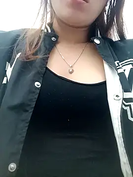 Snapshot of Myzak- chatting on 11/25/25, 09:59 Myzak- online show from 11/25/25, 09:59