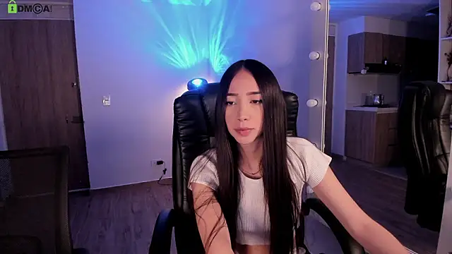 Snapshot of Mikeyvioleta_ chatting on 02/06/26, 04:52 Mikeyvioleta online show from 02/06/26, 04:52