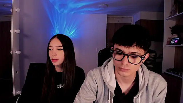 Snapshot of Mikeyvioleta_ chatting on 12/02/25, 10:55 Mikeyvioleta online show from 12/02/25, 10:55